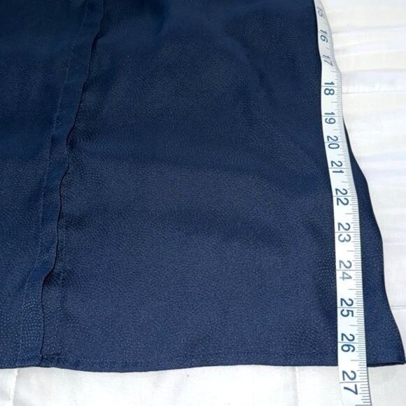 Banana Republic Womens Navy Sleeveless V-Neck Blouse S 100% Polyester - Picture 4 of 8